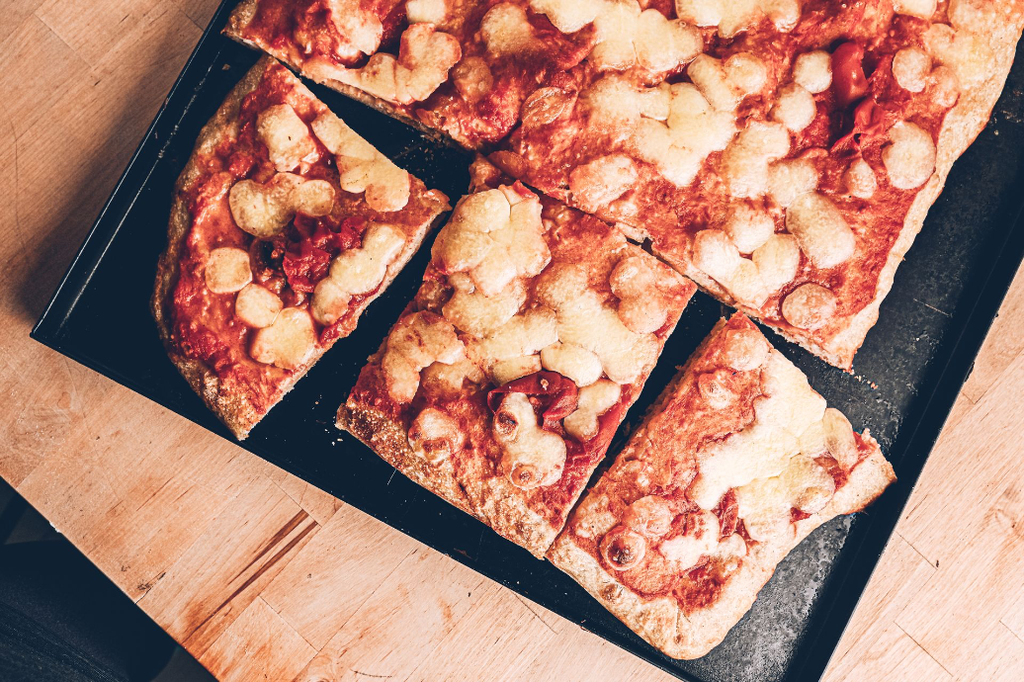 Blech-Pizza